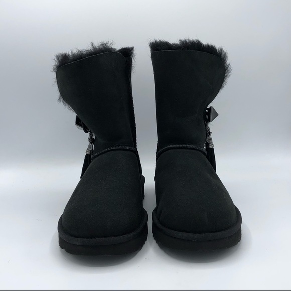 NEW UGG Lilou Genuine Shearling Lined Short Boot - Picture 3 of 8
